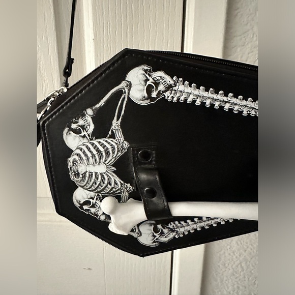 Gothic Shoulder Bag Purse Coffin Box Halloween Accessories (Black) - Picture 7 of 13